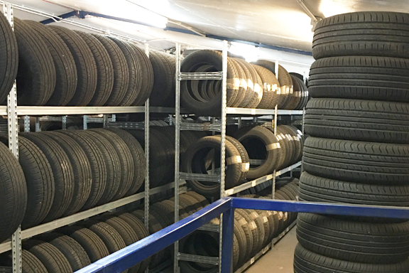 Premium and Budget Tyres